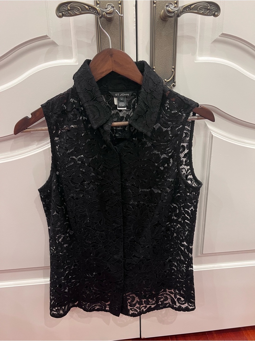 St. John Black Sheer Floral Lace Sleeveless Button-Down Top